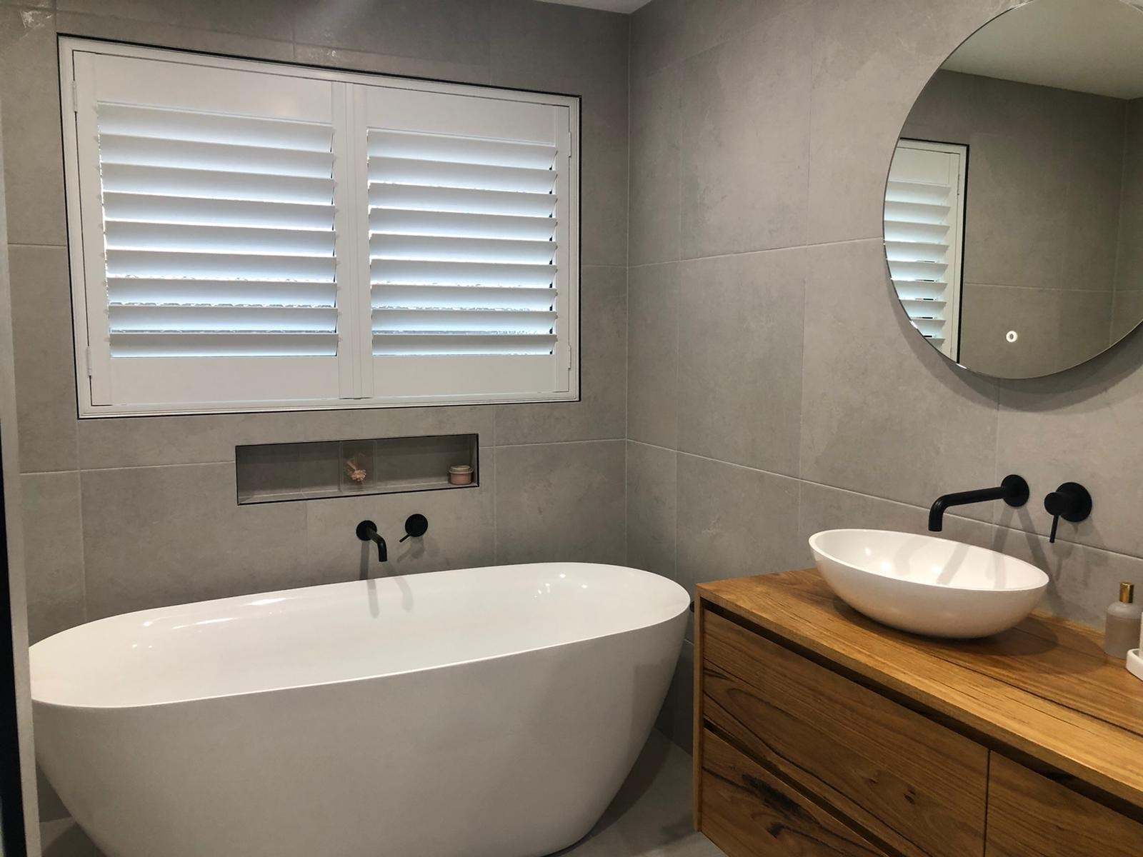 PVC White Plantation — Bathroom